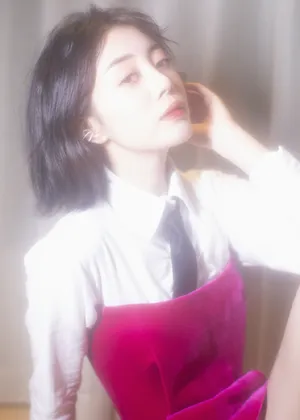 李溪芮优雅甜美写真图片_6