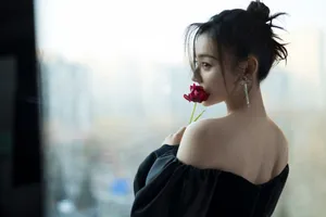 袁姗姗性感一字肩写真图片_3