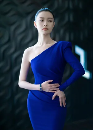 倪妮淡妆剑眉优雅迷人写真图片_5