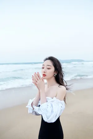 蒋梦婕抹胸裙性感写真图片_3