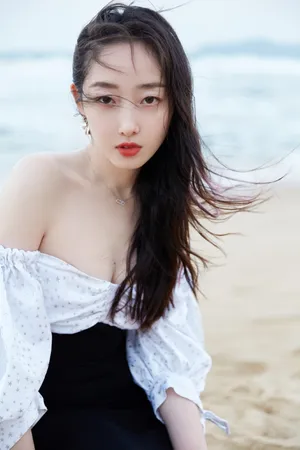 蒋梦婕抹胸裙性感写真图片_4