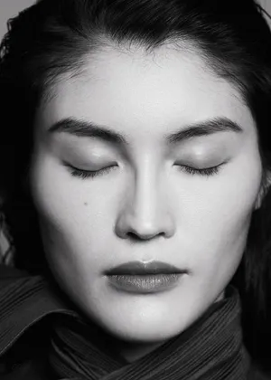 何穗黑白风大片写真图片_8