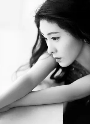 张碧晨红裙性感优雅写真图片_5