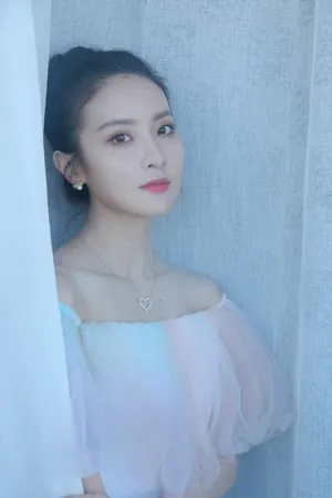 赖雨濛性感甜美写真图片