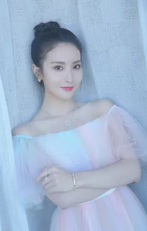 赖雨濛性感甜美写真图片_2