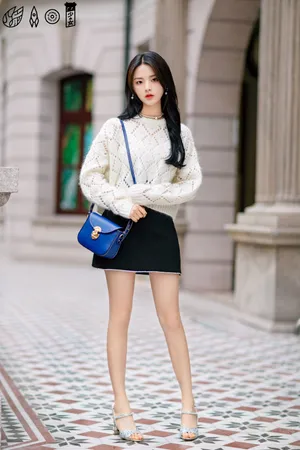 杨超越鬼马元气街拍写真图片_3