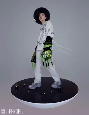 王俊凯科幻未来风写真图片