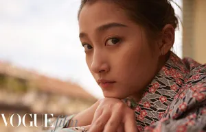 关晓彤复古典雅写真图片_2