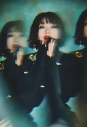黄璐性感摩登光影写真图片