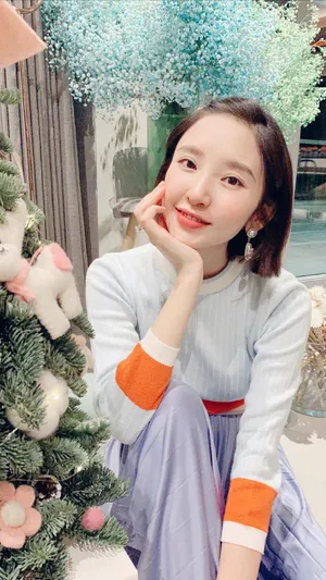 唐艺昕甜美俏皮私服图片_3