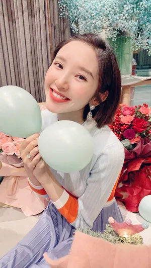 唐艺昕甜美俏皮私服图片_5