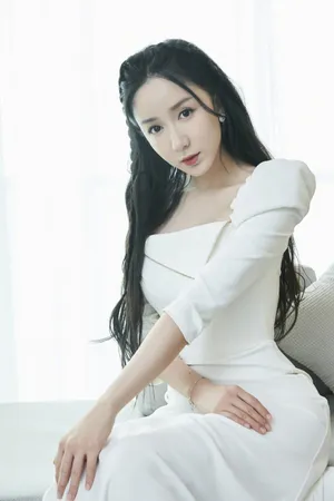 娄艺潇白裙仙气写真图片_7