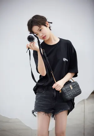 李庚希时尚街拍写真图片_2