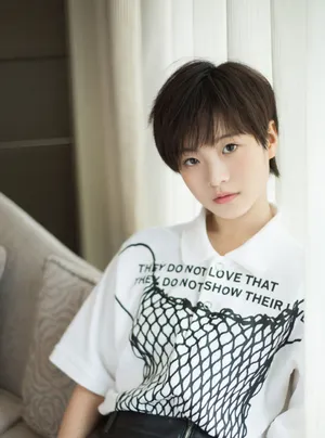 李庚希甜美性感活动照图片_3