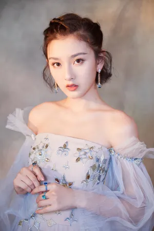 宋祖儿抹胸纱裙仙气写真图片