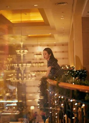 周雨彤复古时尚写真图片_6