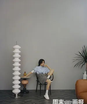 张子枫万茜合体杂志封面写真图片_9