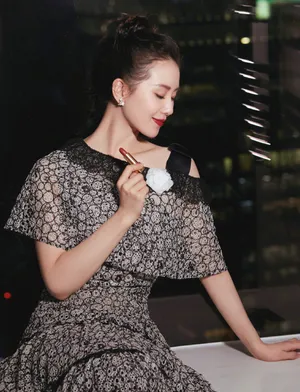 刘诗诗优雅性感代言写真图片_2