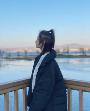 李沐宸清新甜美私服写真图片_1