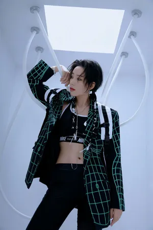 李斯丹妮酷美性感写真图片_3