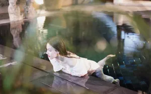 蕙心玥泳池唯美写真图片_7