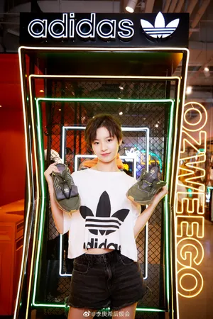 李庚希运动风甜美活动照图片_4