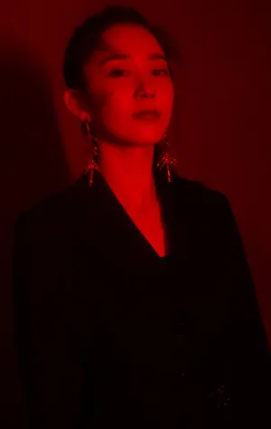 朱颜曼滋时尚大气写真图片_2