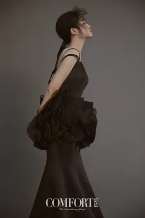 谭卓简洁优雅质感写真图片_11