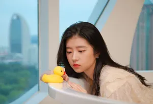 何蓝逗可爱甜美写真图片_2