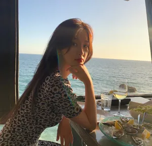 虞书欣海上甜美自拍图片_4