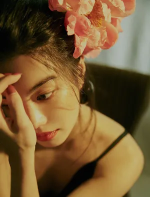李蔓瑄红唇性感妩媚写真图片_9