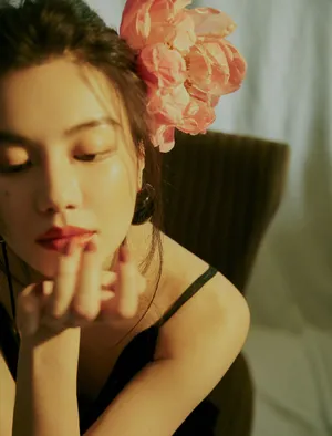 李蔓瑄红唇性感妩媚写真图片_10