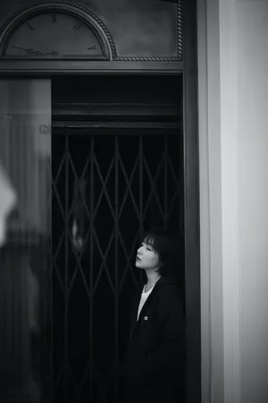 阚清子简约随性黑白写真图片_7