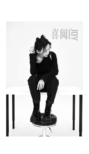 于文文时尚质感写真图片_5