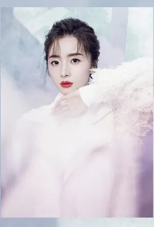 胡冰卿时尚妩媚杂志写真大片_4