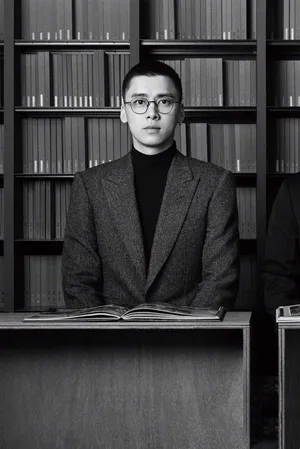 李易峰成熟型男黑白写真图片_2