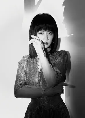 谭卓优雅黑白质感写真图片_9