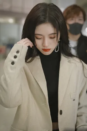 鞠婧祎复古港风私服街拍图片_6