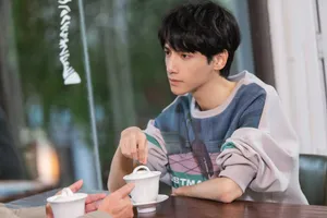 罗云熙精致儒雅帅气图片