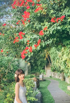 毛晓彤性感吊带裙旅拍写真图片_5