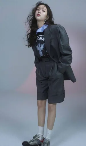 宋妍霏时髦个性写真图片