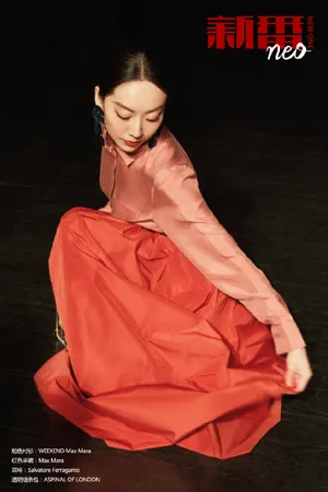 鄂靖文性感时尚写真图片_4