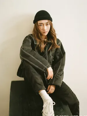 宣璐叛逆唇夹少年风写真图片