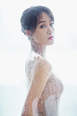 蓝盈莹优雅灵动写真图片_5