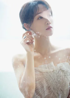 蓝盈莹优雅灵动写真图片_7