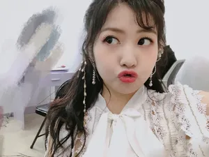 赖美云俏皮灵动写真图片