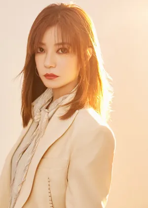 赵薇朦胧光影泪妆写真图片_3