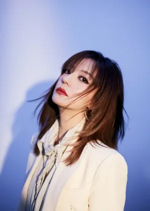 赵薇朦胧光影泪妆写真图片_5