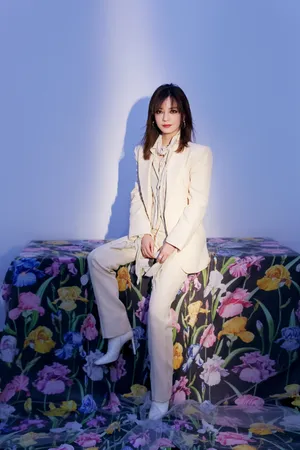 赵薇朦胧光影泪妆写真图片_8