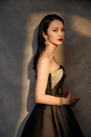 姚晨时尚大气写真图片_6